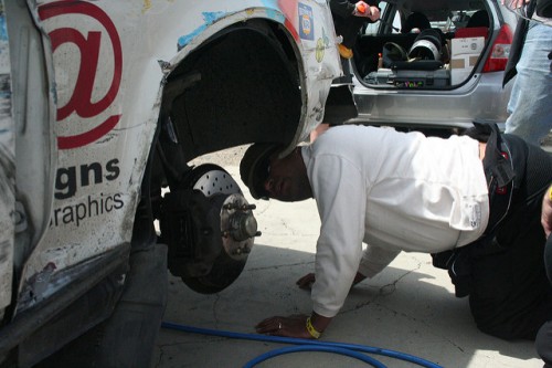 ストラット式サスペンションとは 特性や構造と車のサスペンションの代表となった理由まで Moby モビー