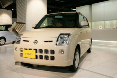 日産ピノの実燃費やカスタムの意外な評価とは?スペックや内装と外装についても