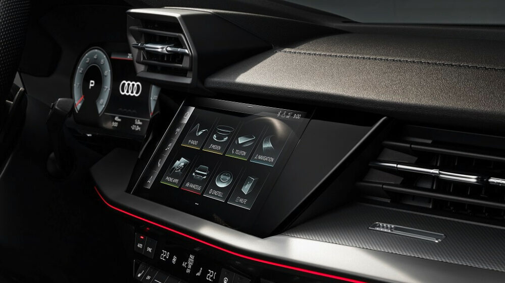 新型アウディ A3 セダン インパネ
