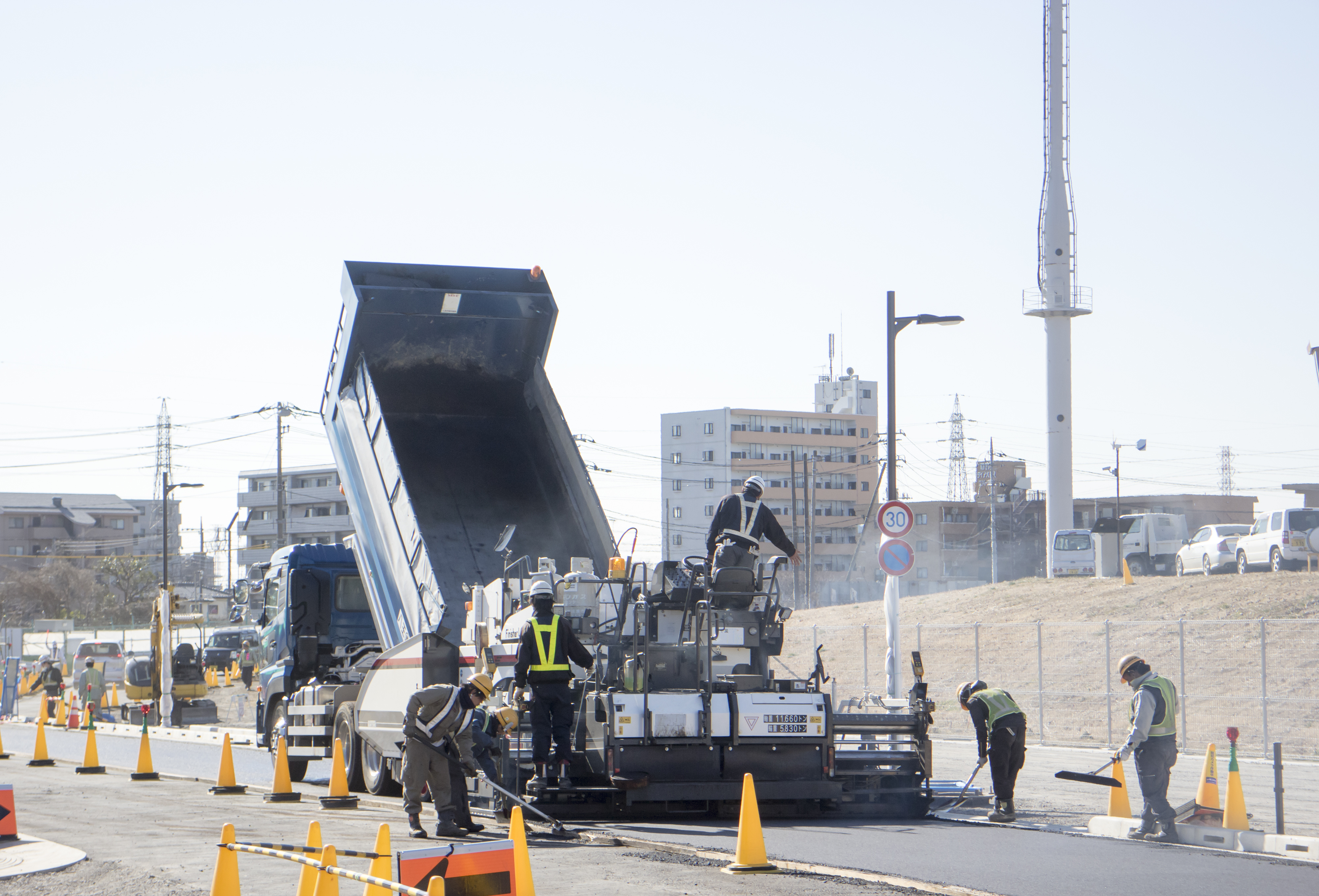 建機 アスファルトフィニッシャーとは 規格 仕組みから運転資格まで Moby モビー