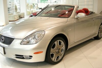【レクサスSC は中古で買いなのか?】評価と実燃費からカスタムと最新中古車情報