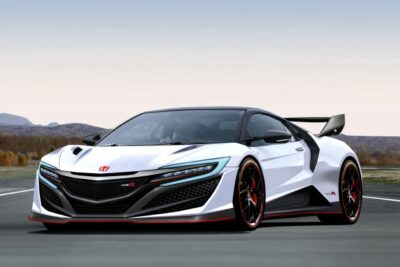NSXタイプR復活か?ハイパフォーマンスモデルらしきテストカー見つかる