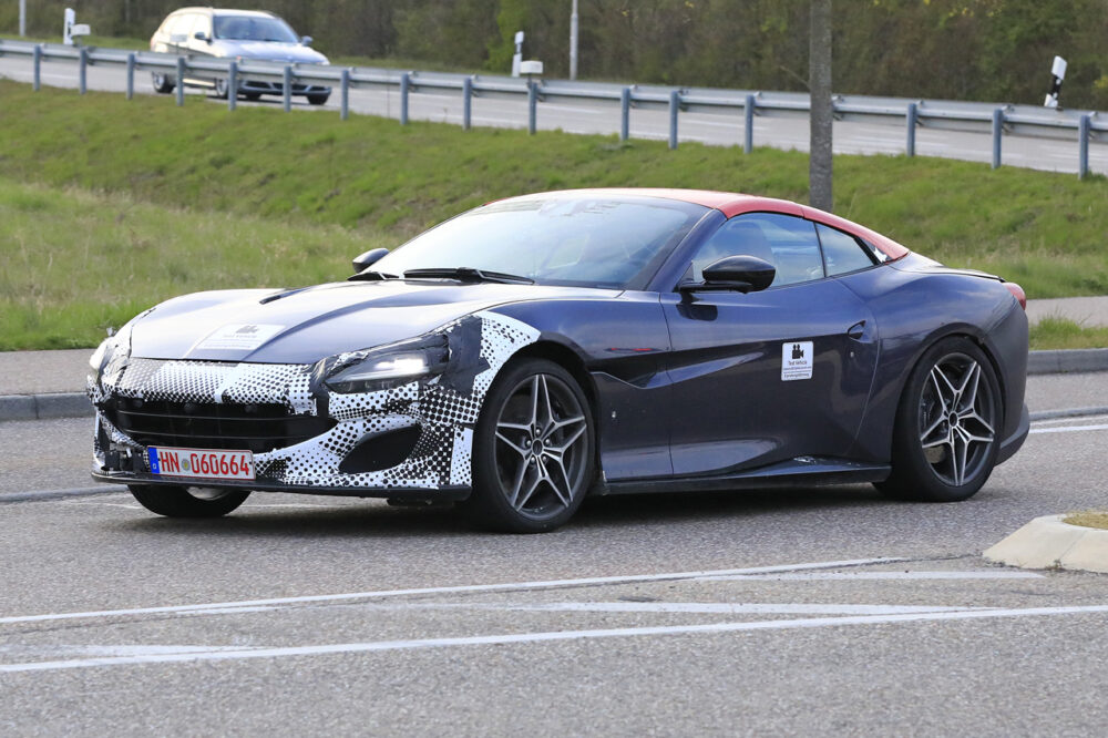 改良新型フェラーリ・ポルトフィーノ テスト車両
ボディサイド