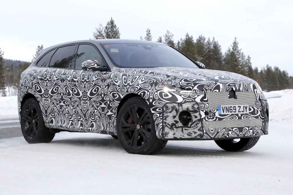 ジャガー F-PACE SVR テスト車両