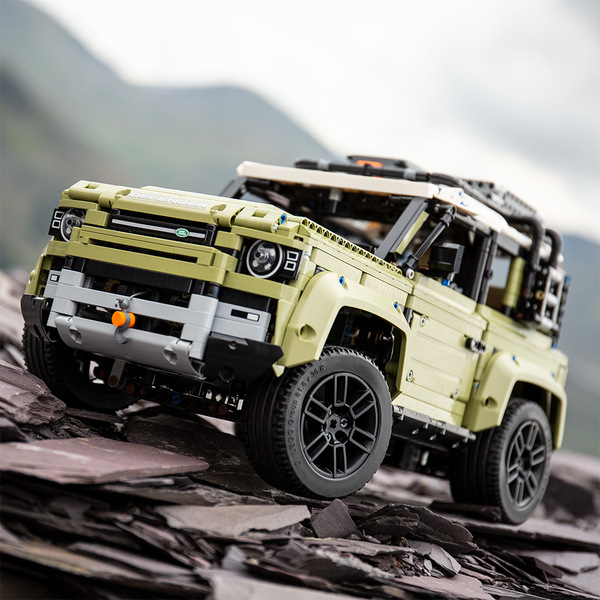 LEGO Technic Land Rover Defender