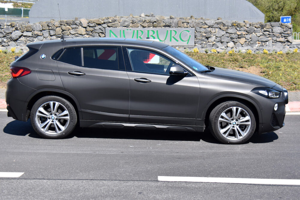 改良新型BMW X2 テスト車両 スパイショット
ボディサイド
