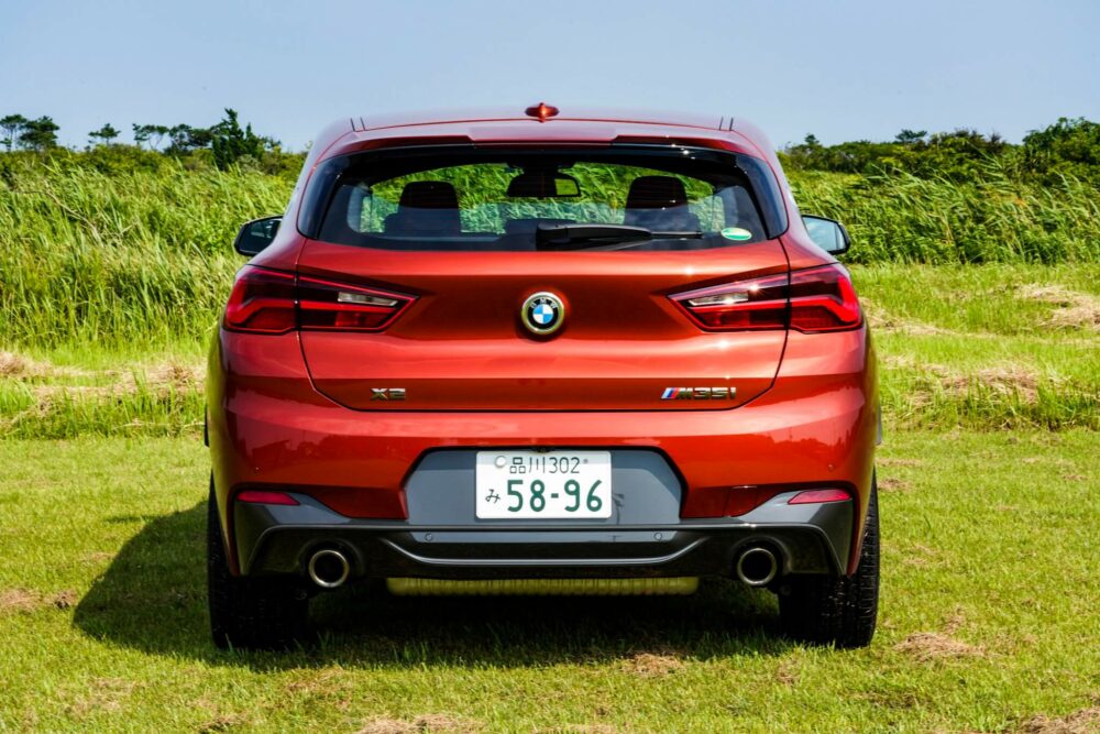 BMW X2 M35i 現行モデル
リア