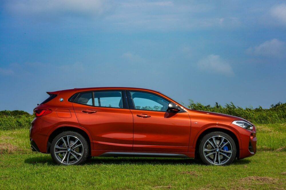BMW X2 M35i 現行モデル
ボディサイド