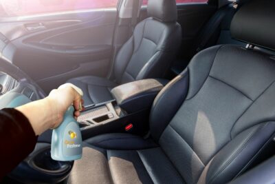 車内の消臭おすすめグッズ&臭いを消す方法|消臭剤・芳香剤だけじゃない!