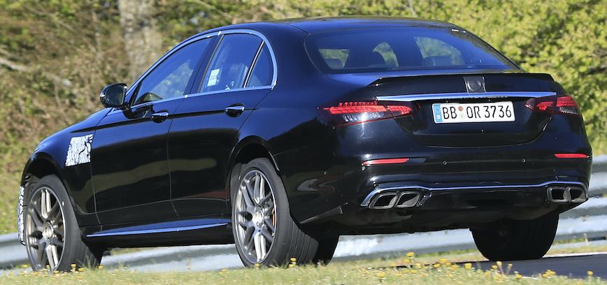 次期新型メルセデスAMG E63 セダン テスト車両 スパイショット
リア・ボディサイドを拡大