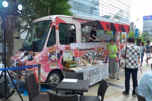 キッチンカー 痛車