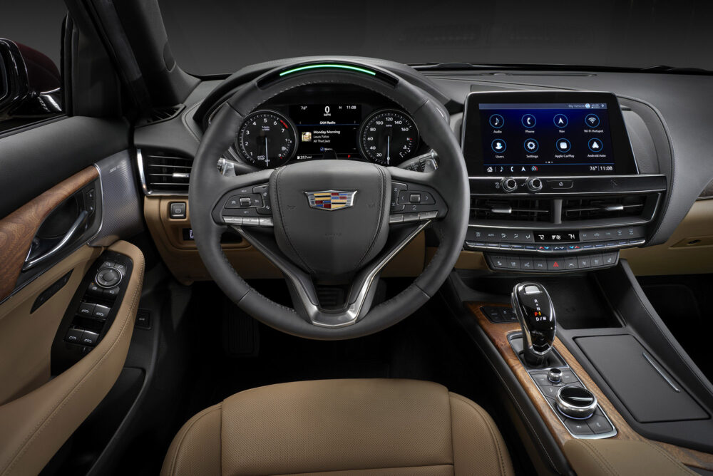新型キャデラック CT5 ラグジュアリーモデルの運転席回り