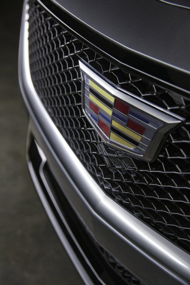 新型キャデラック CT5 スポーツモデルのフロントグリル拡大