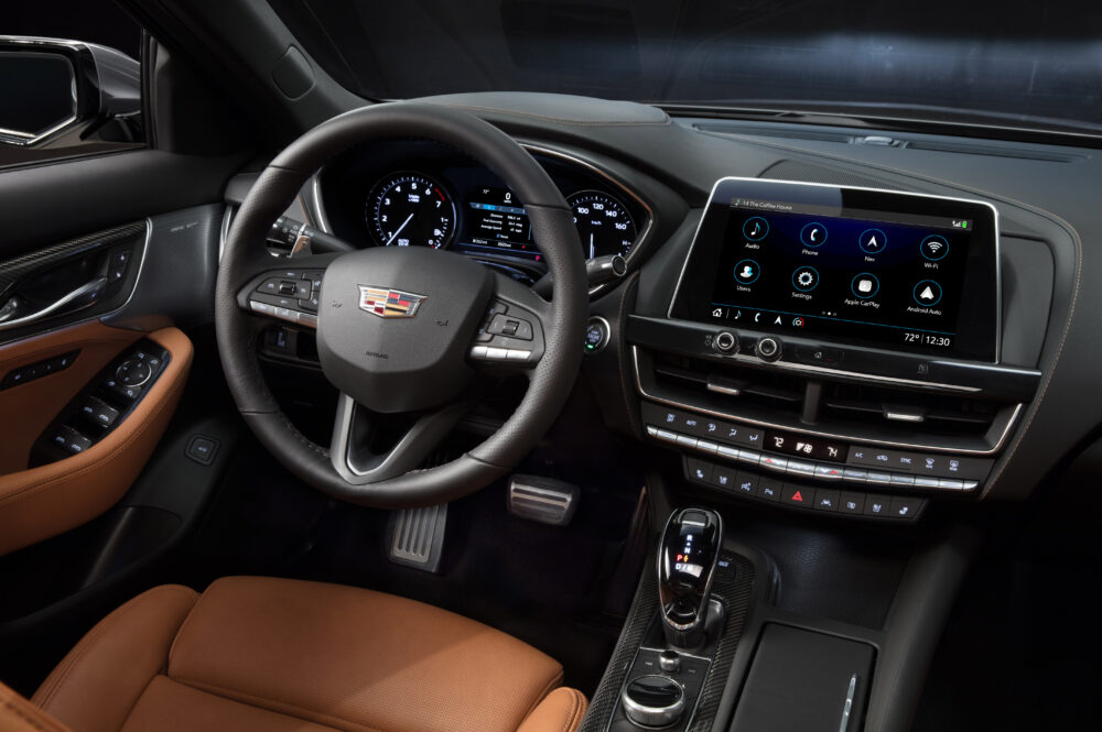 新型キャデラック CT5 スポーツモデルの運転席回り