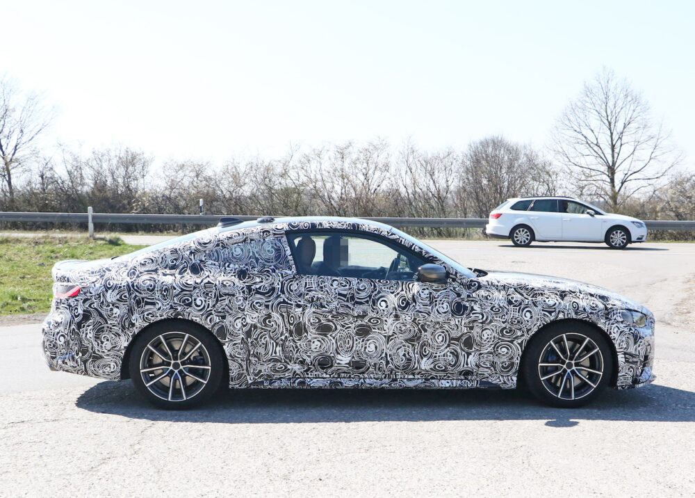 次期新型BMW 4シリーズ Mパフォーマンス スパイショット
ボディサイド