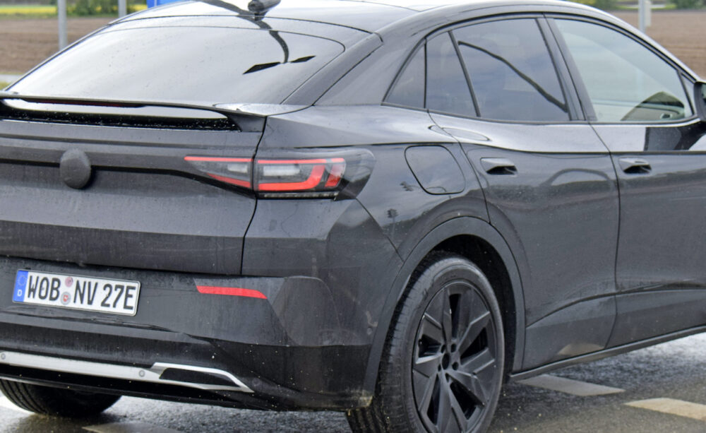 新型フォルクスワーゲン ID.4 GTXのスパイショット
Cピラーからリアエンドを拡大