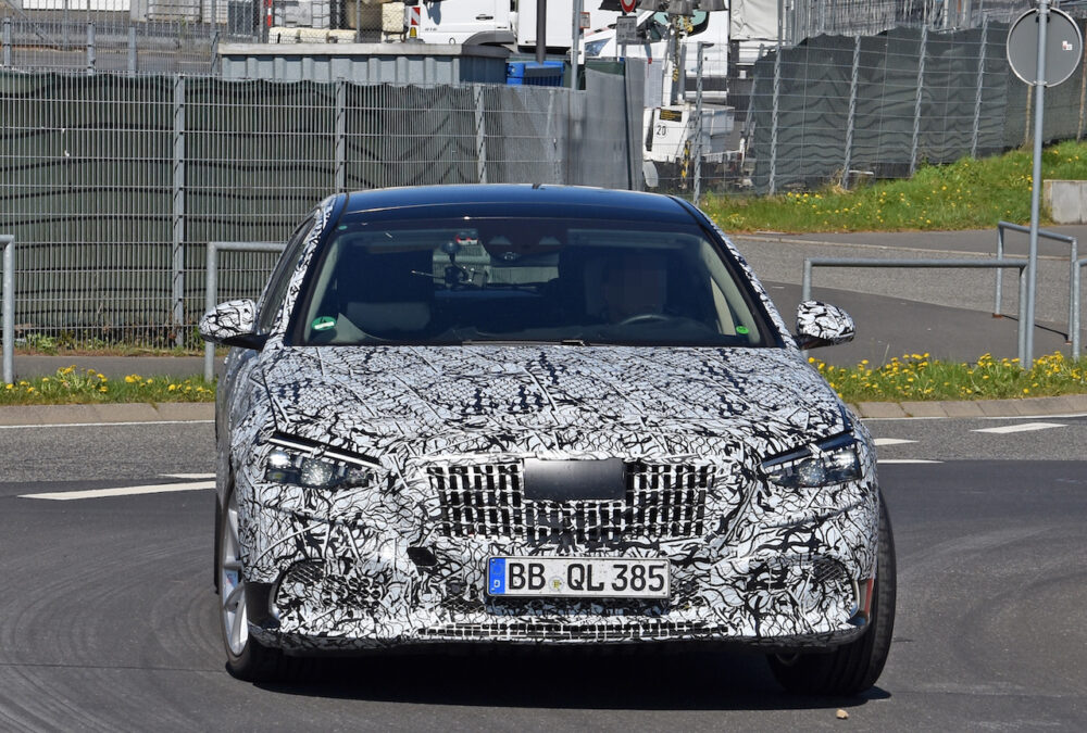 次期新型メルセデス・マイバッハ Sクラス プロトタイプのスパイショット
フロントマスク