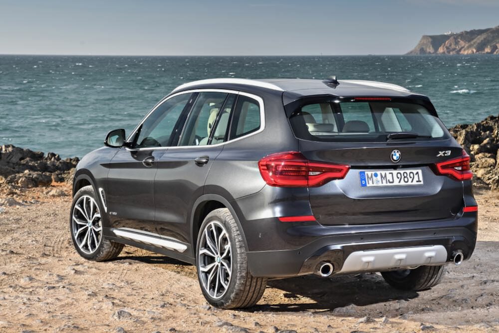 BMW X3 現行モデル
リア
