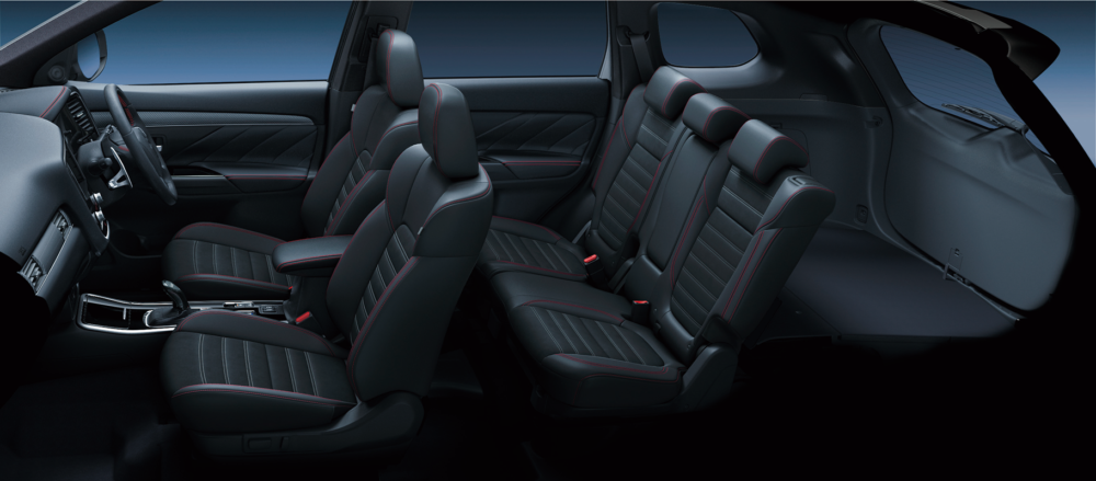 三菱 アウトランダーPHEV ブラックエディション 内装