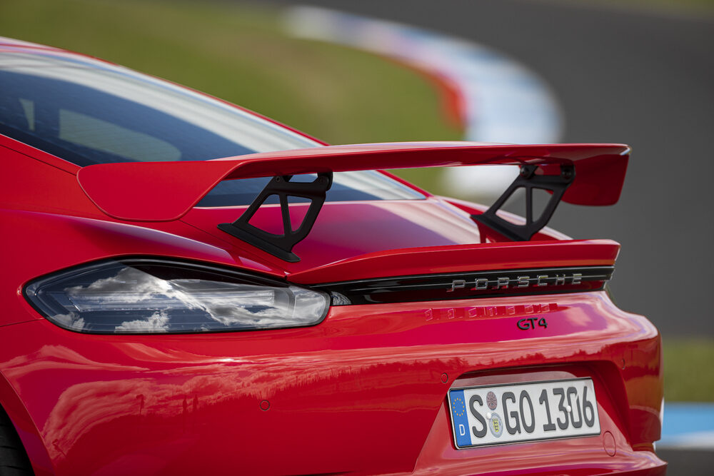 現行718ケイマン GT4のリアウィング