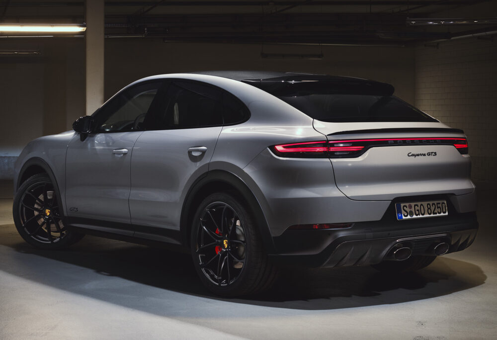 新型ポルシェ カイエンGTS
リア・ボディサイド