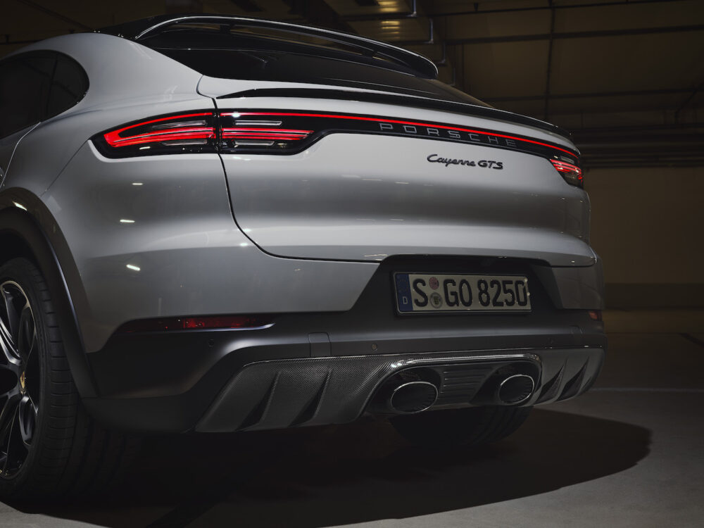 新型ポルシェ カイエンGTS
リアバンパー部分拡大