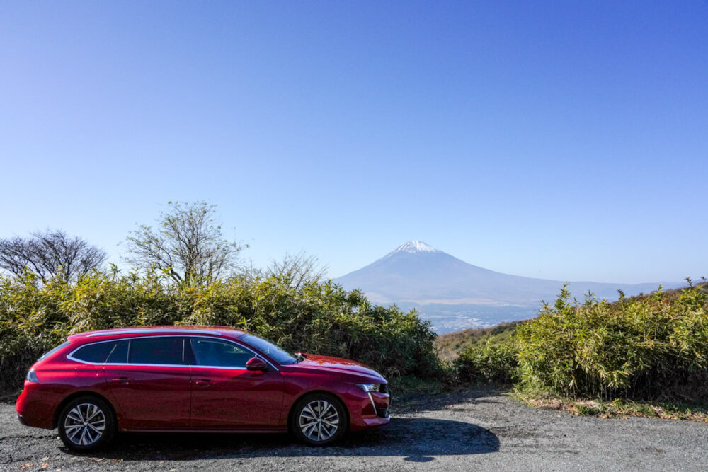 プジョー 508 SW アルール
ボディサイド
背景は富士山