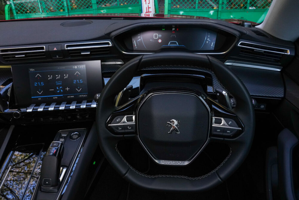 プジョー 508 SW アルール
運転席周り