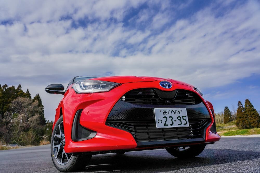 ヤリスハイブリッド 試乗車 外装