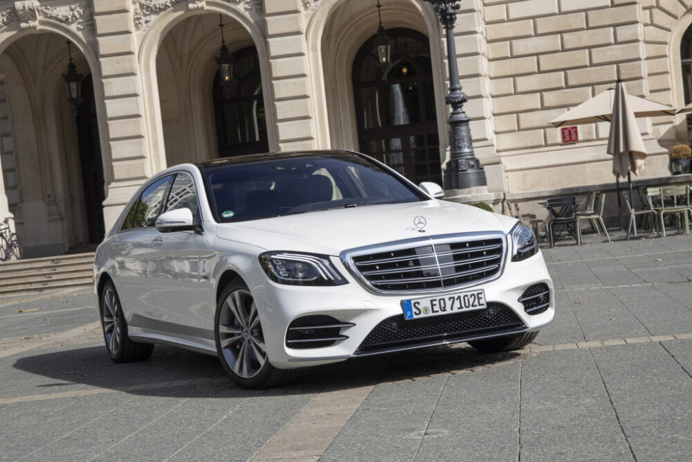 現行モデルのメルセデス・ベンツ Sクラス セダン S560e