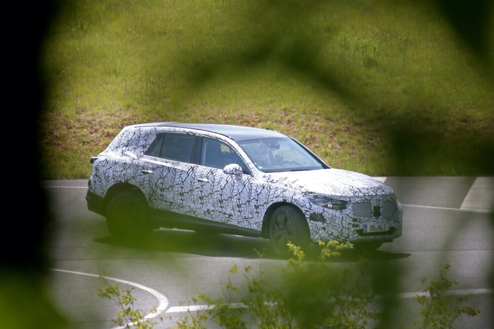 次期新型メルセデス・ベンツ GLC プロトタイプ スパイショット
フロントとボディサイド