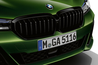 改良新型BMW 5シリーズに「ヴェルデ・エルメス M550i xDrive」ラインナップ追加!先代M5より速い