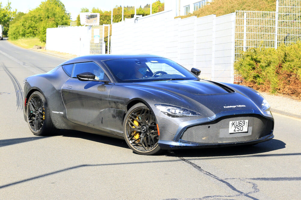 アストンマーティン DBS GTザガート新型プロトタイプ スパイショット
フロント・ボディサイド