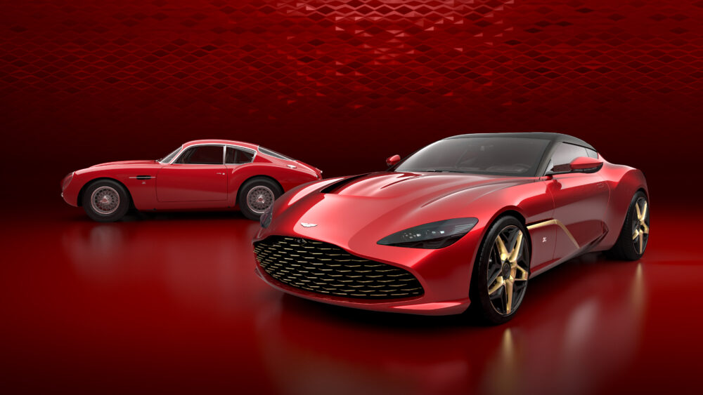 アストンマーティンが公開した「DBS GT ザガート」(画像右)と
左のクラシックなスポーツカーは復刻生産される「DB4 ザガート」の画像。