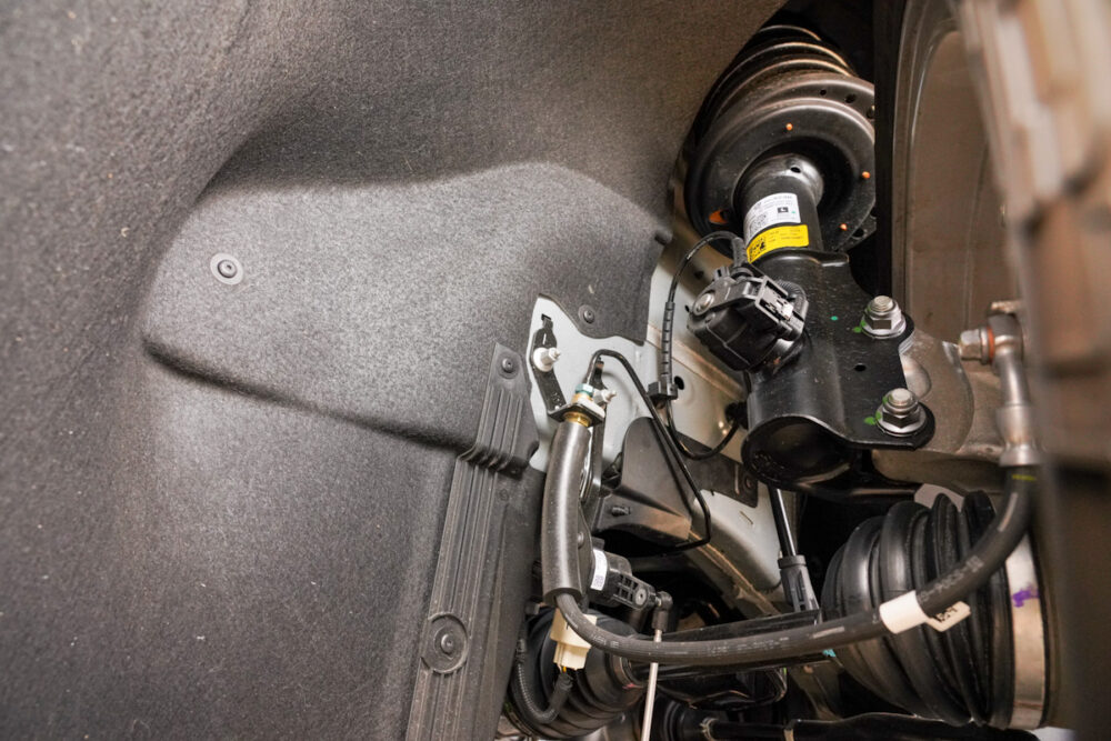 キャデラック XT6 ナイトクルーズ エディション
フロントサスペンション