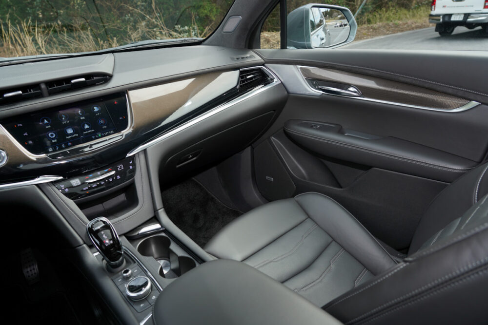 キャデラック XT6 ナイトクルーズ エディション
運転席から見た助手席