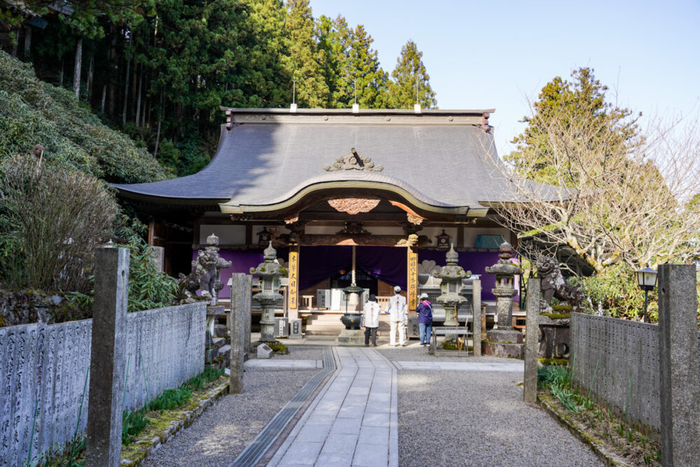 横峰寺の本堂