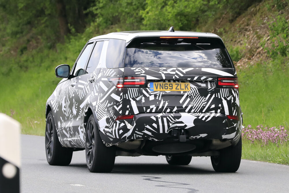 改良新型ランドローバー ディスカバリー プロトタイプ スパイショット
リア