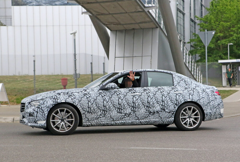 次期新型メルセデス・ベンツ Cクラス プロトタイプ スパイショット
ボディサイド