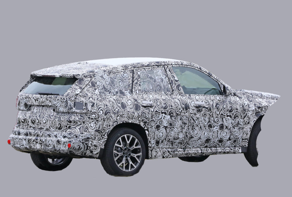次期新型BMW X1 プロトタイプ スパイショット
リアとボディサイド