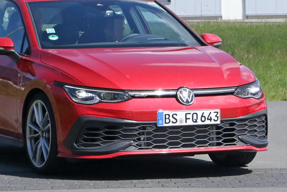 新型フォルクスワーゲン ゴルフ GTI TCR プロトタイプ スパイショット
フロント部拡大