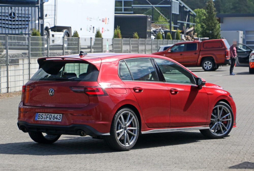 新型フォルクスワーゲン ゴルフ GTI TCR プロトタイプ スパイショット
リアとボディサイド