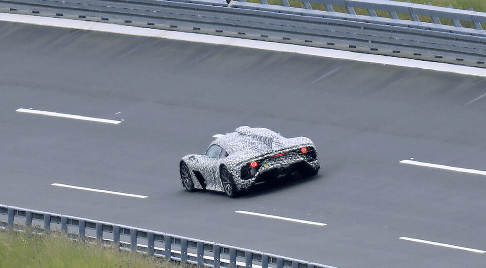 新型メルセデスAMG ワン プロトタイプ スパイショット
リア