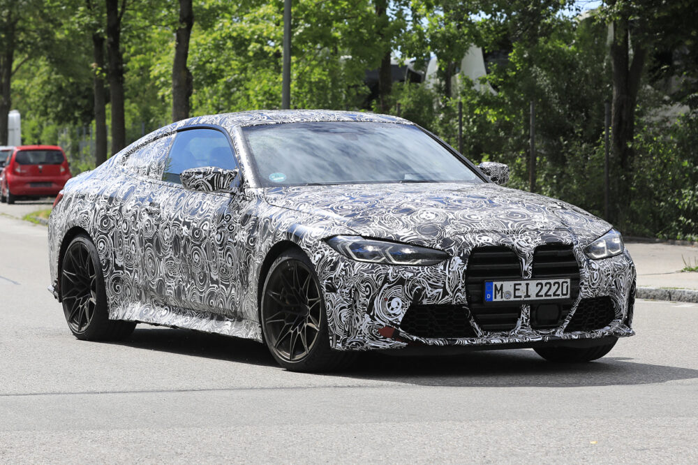 次期新型BMW M4クーペ プロトタイプ スパイショット
フロント・ボディサイド
