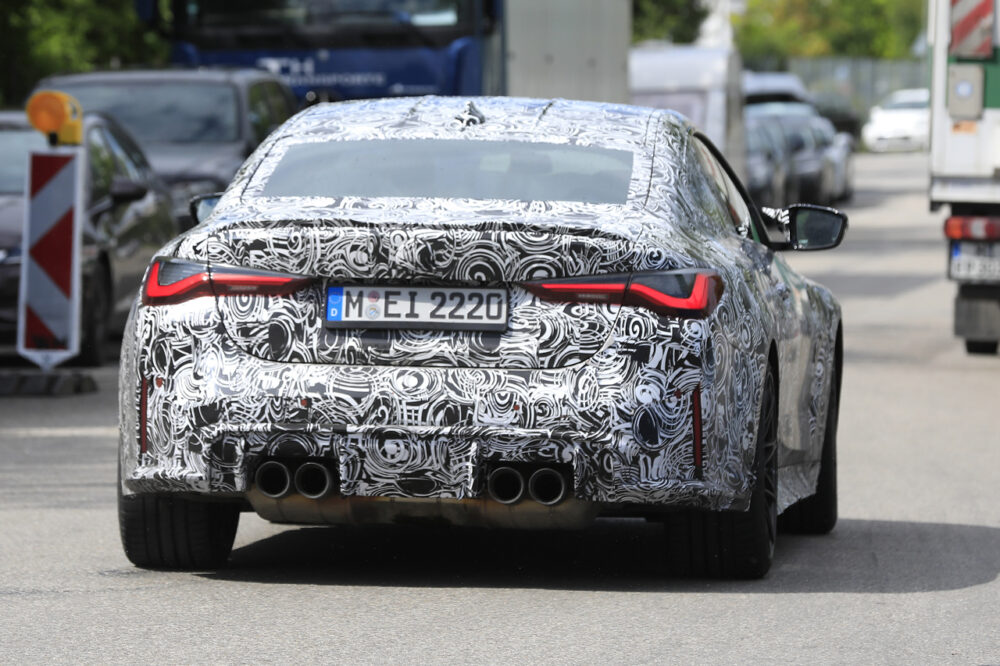 次期新型BMW M4クーペ プロトタイプ スパイショット
リア