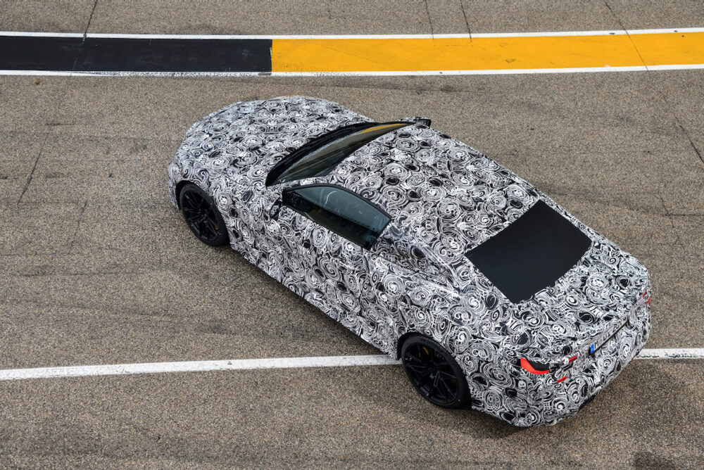 次期新型 BMW M4クーペ 公式リーク
後方から俯瞰