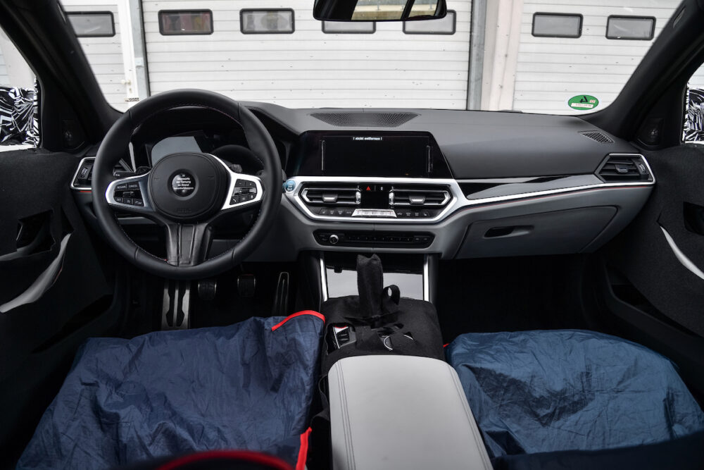 次期新型 BMW M4 公式リーク
インパネ