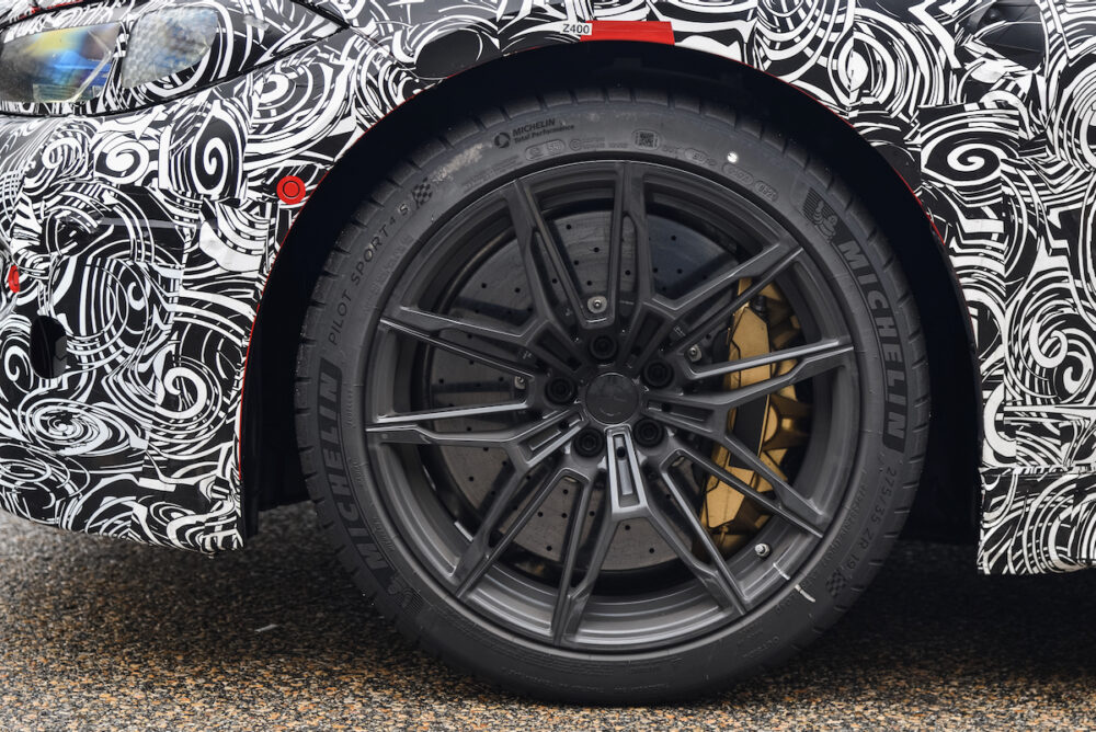 次期新型 BMW M4 公式リーク
ホイール