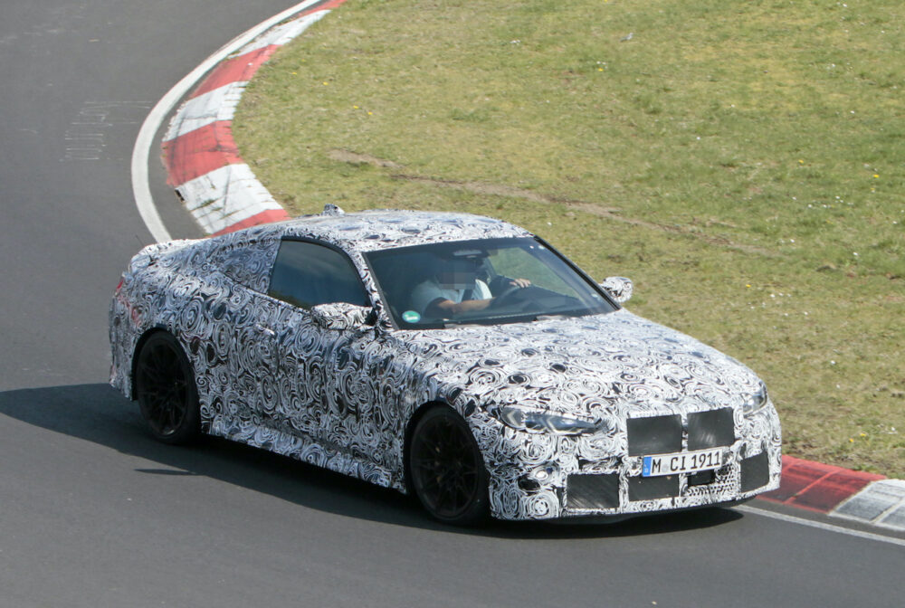 次期新型BMW M4クーペ プロトタイプ スパイショット
フロント・ボディサイド