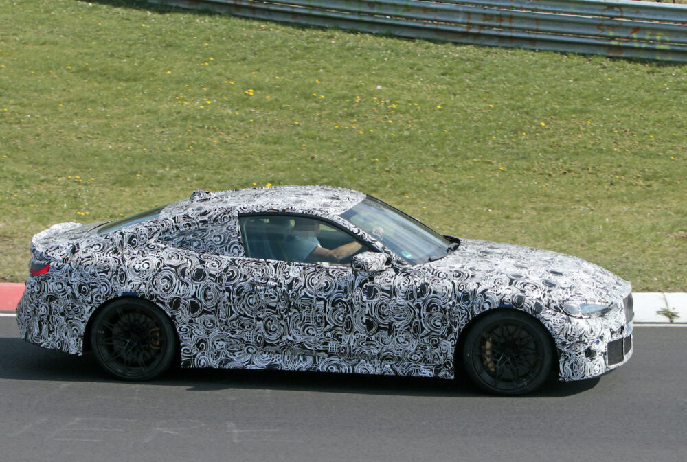 次期新型BMW M4クーペ プロトタイプ スパイショット
ボディサイド